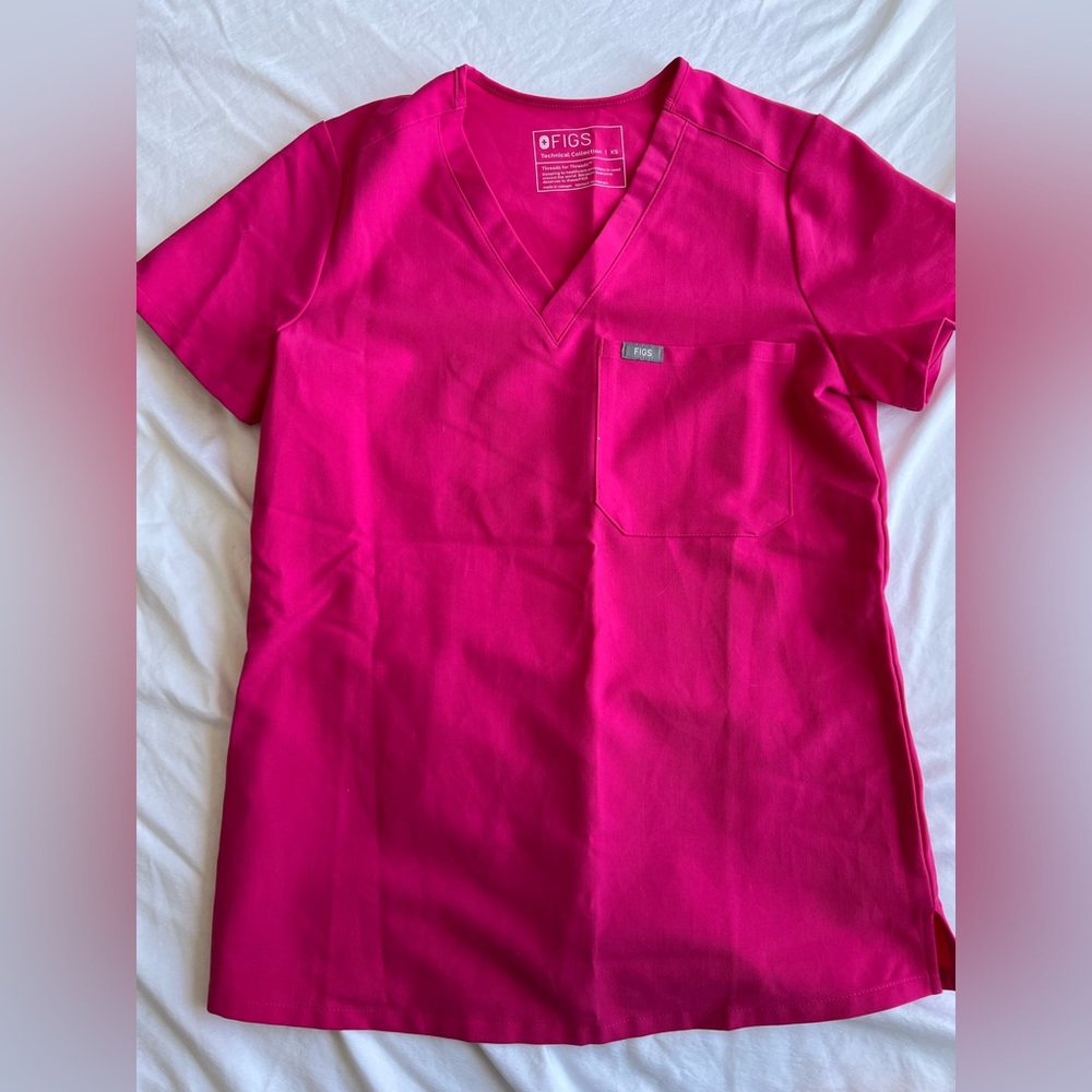 FIGS Catarina top XS Shocking pink